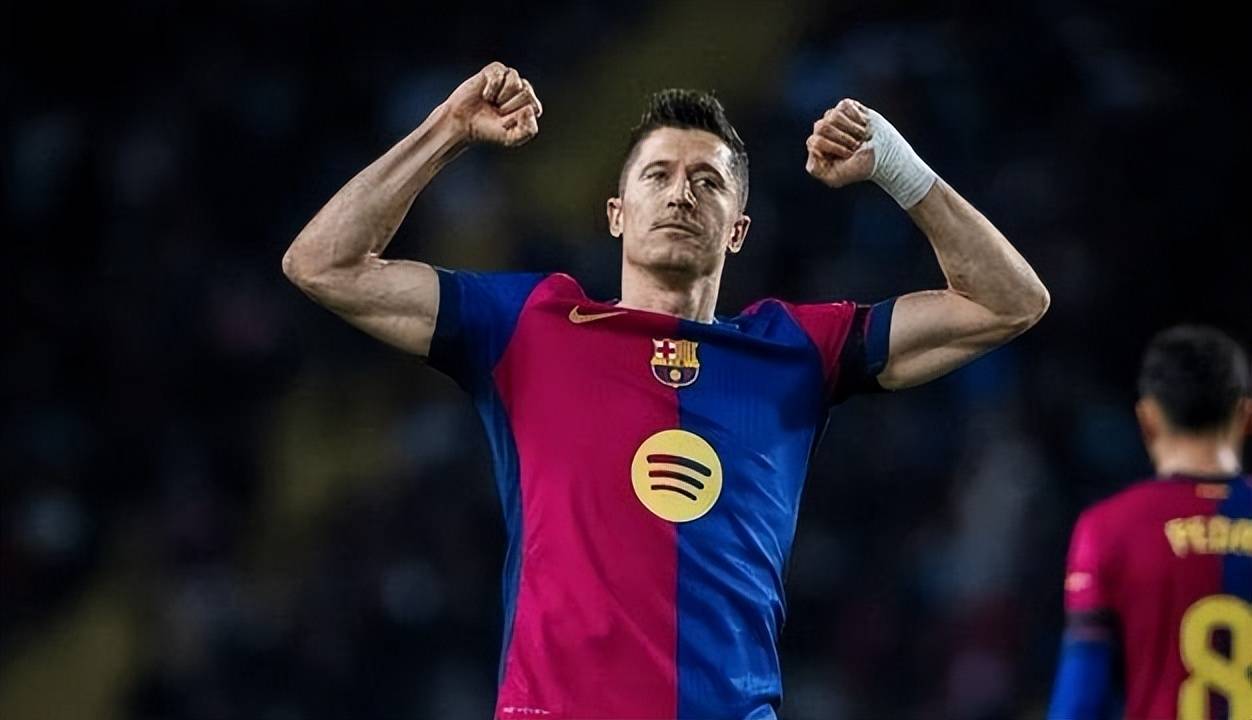 九游下载中心-莱万多夫斯基遭遇十持续失利，西班牙队教练压力巨大！