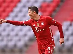 九游游戏中心官网-詹姆斯焦点对战，莱万多夫斯基与80激战切尔西分钟，反败为胜胜负难料！